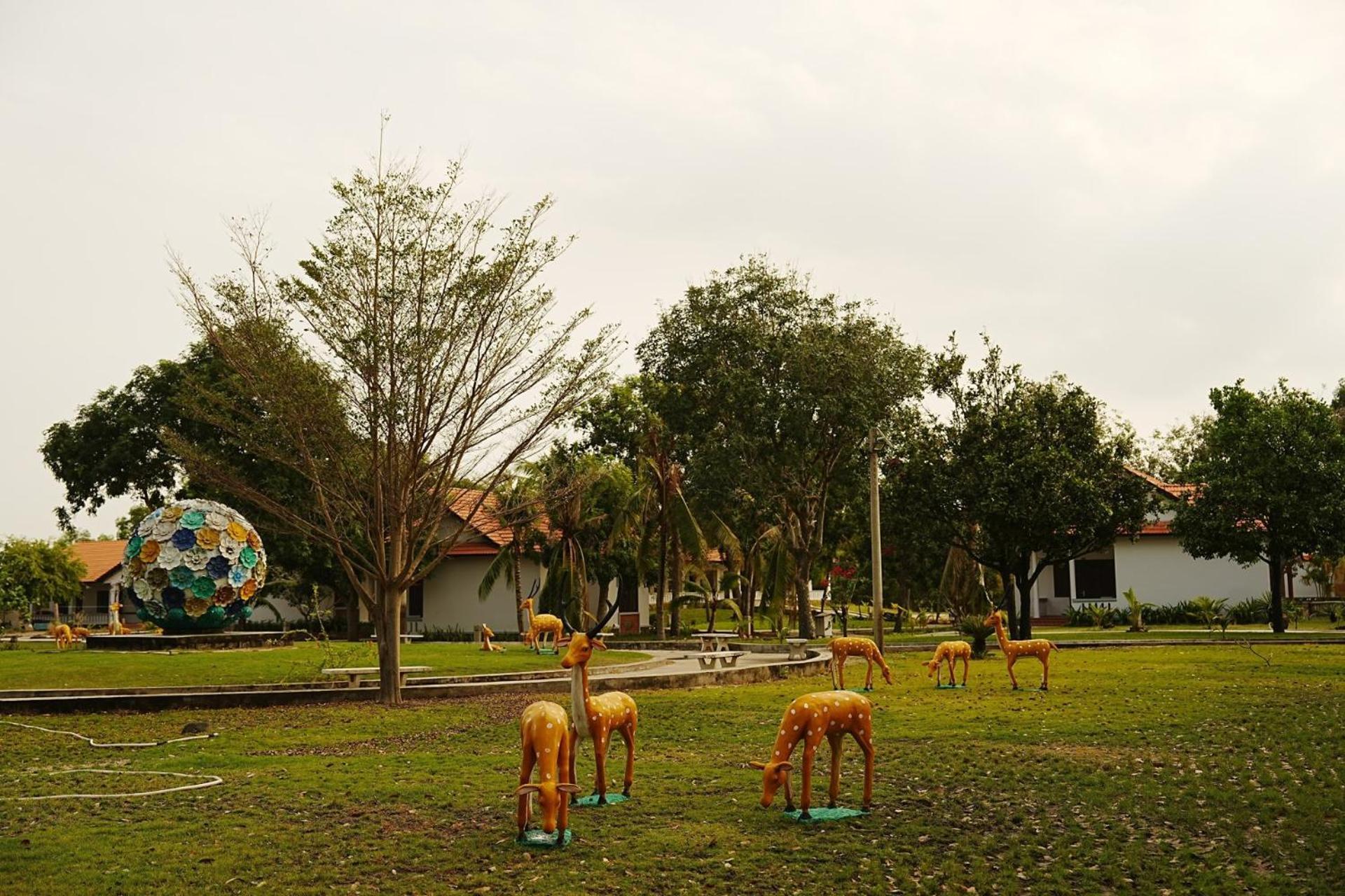 Dat Lanh Beach Resort Lagi Buitenkant foto